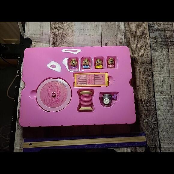 Wonderful Cinderella Baby Mouse Playset special from the Disney Store - Picture 3 of 9